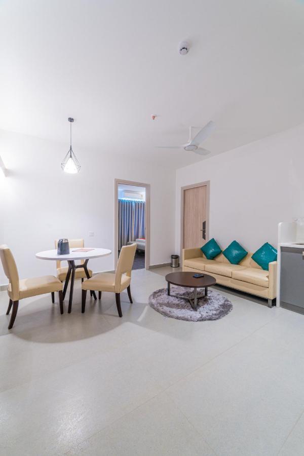 Hotel Deccan Serai Grande, Gachibowli, Hyderabad Exteriör bild