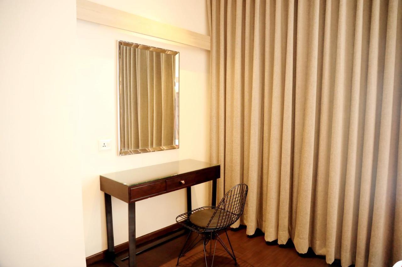 Hotel Deccan Serai Grande, Gachibowli, Hyderabad Exteriör bild