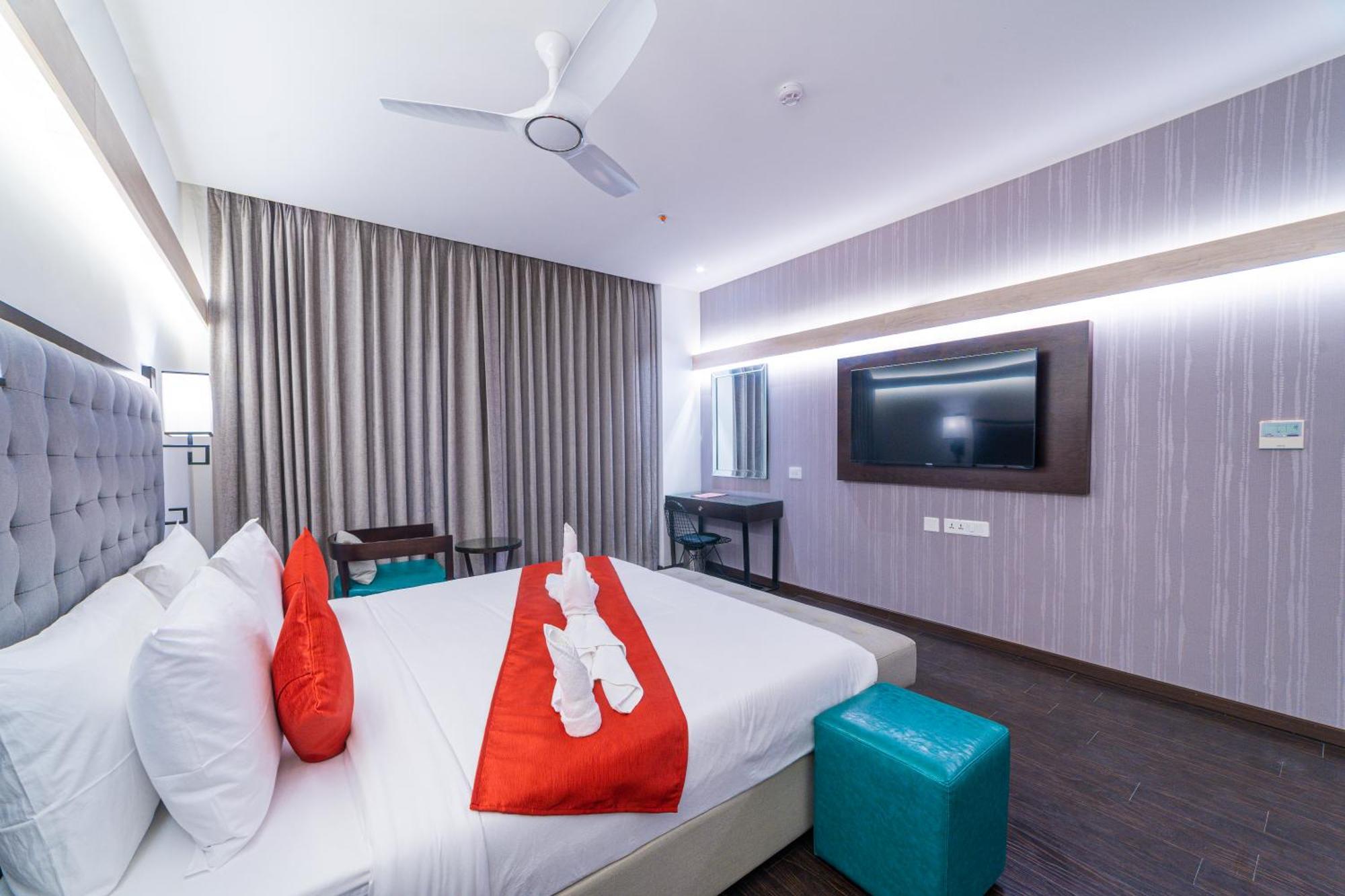 Hotel Deccan Serai Grande, Gachibowli, Hyderabad Exteriör bild
