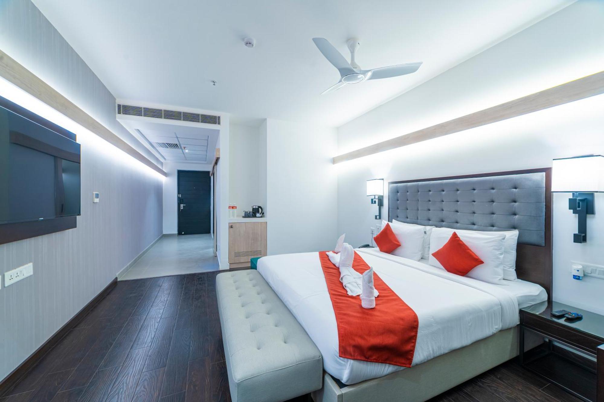 Hotel Deccan Serai Grande, Gachibowli, Hyderabad Exteriör bild