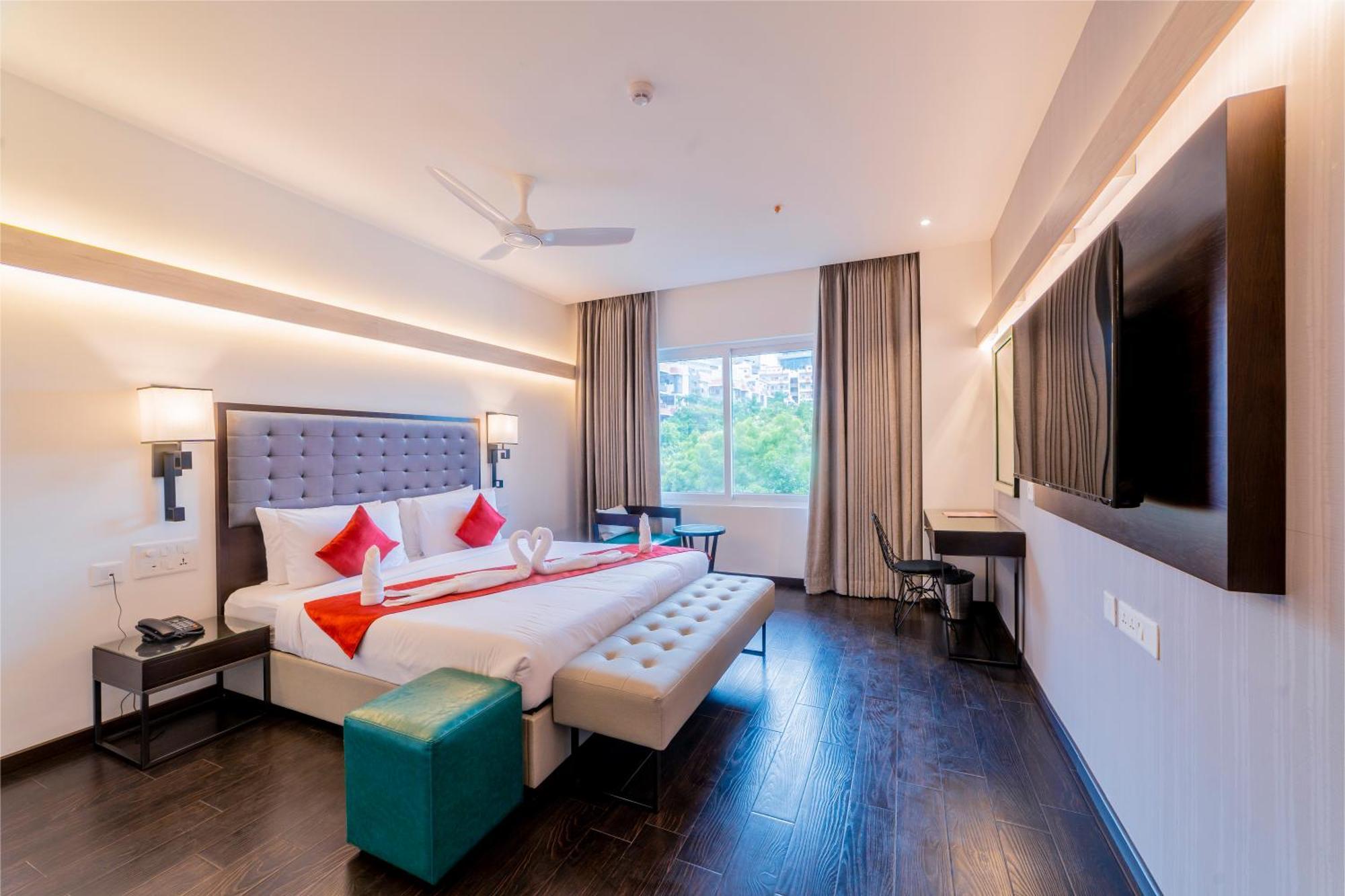 Hotel Deccan Serai Grande, Gachibowli, Hyderabad Exteriör bild