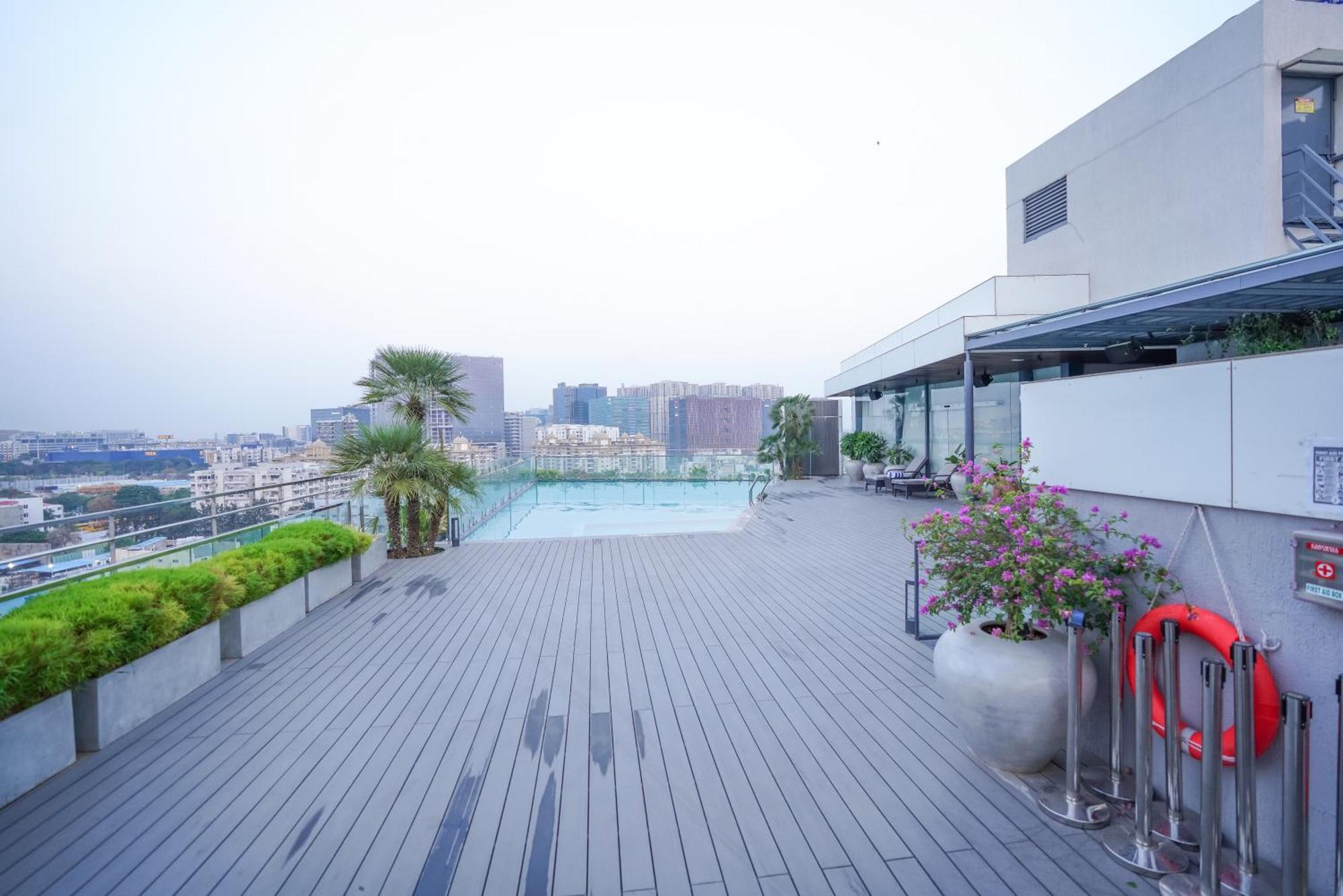 Hotel Deccan Serai Grande, Gachibowli, Hyderabad Exteriör bild