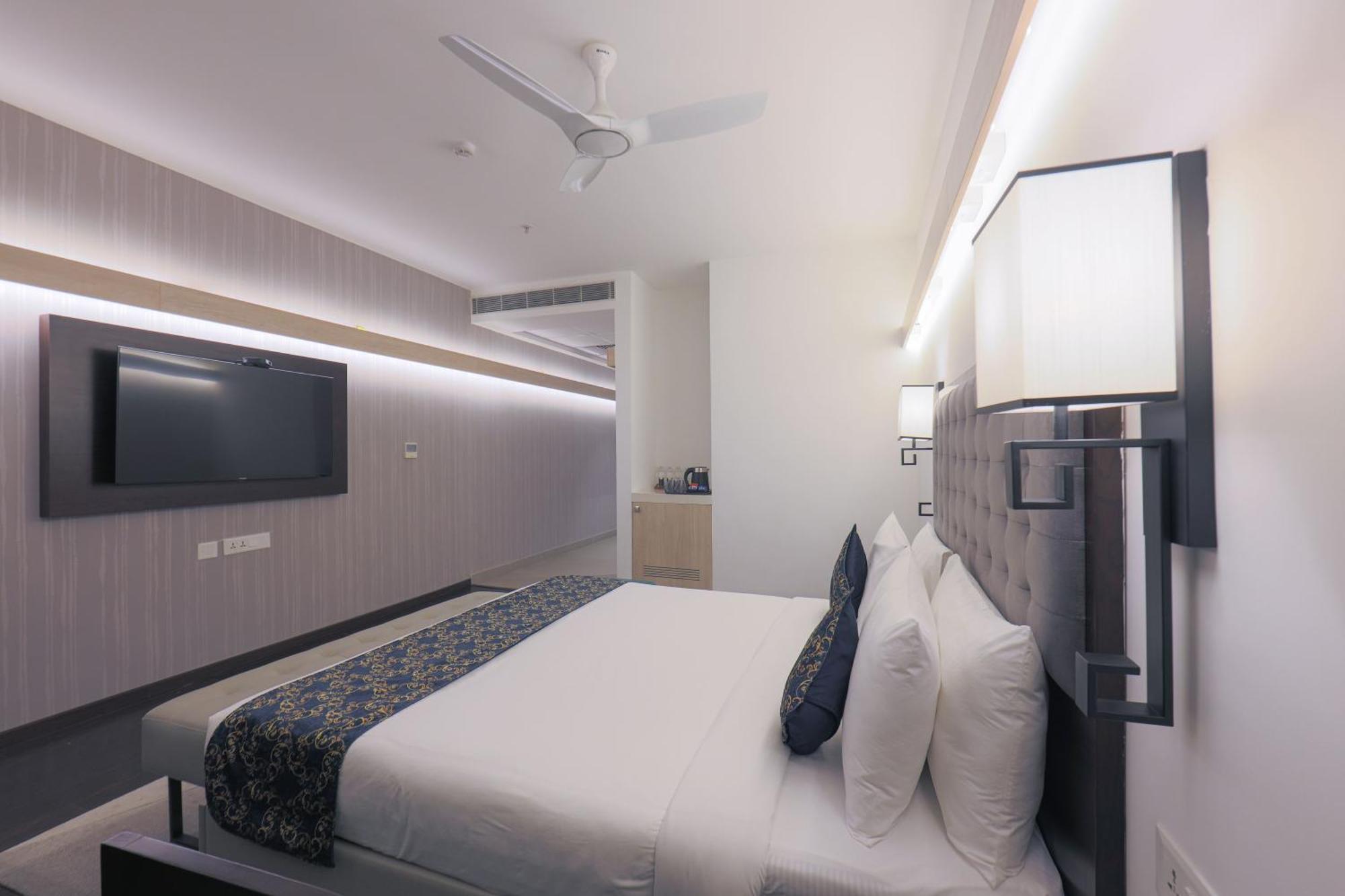 Hotel Deccan Serai Grande, Gachibowli, Hyderabad Exteriör bild