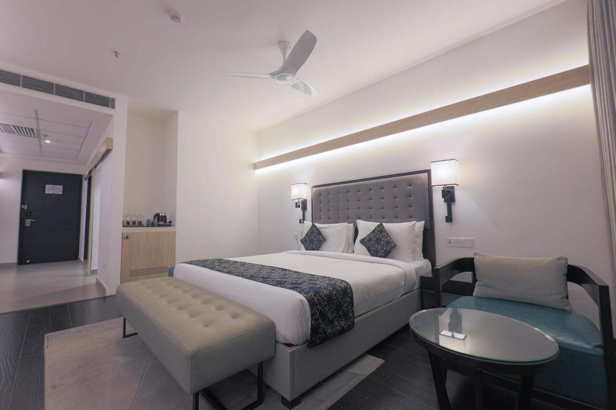 Hotel Deccan Serai Grande, Gachibowli, Hyderabad Exteriör bild