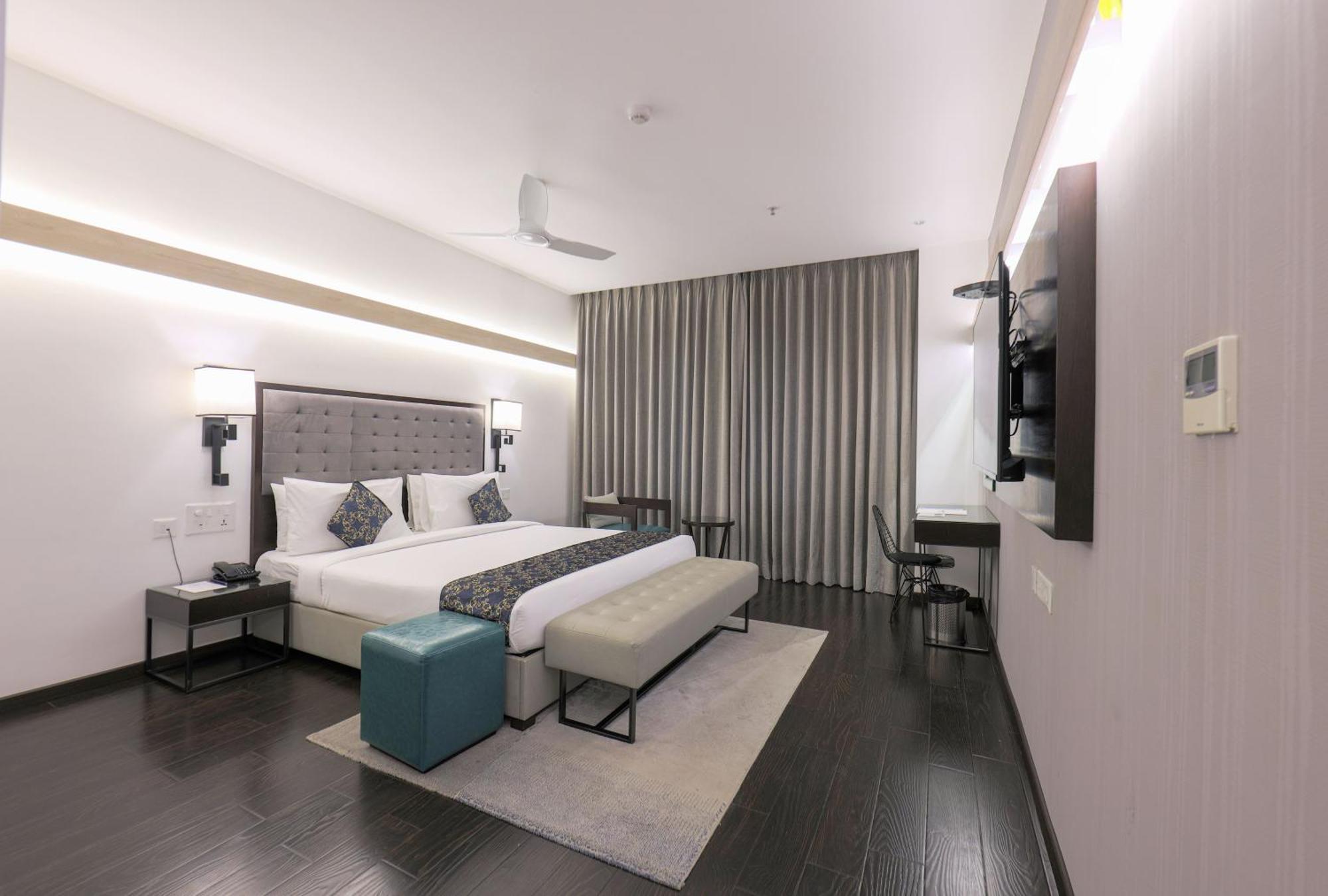 Hotel Deccan Serai Grande, Gachibowli, Hyderabad Exteriör bild