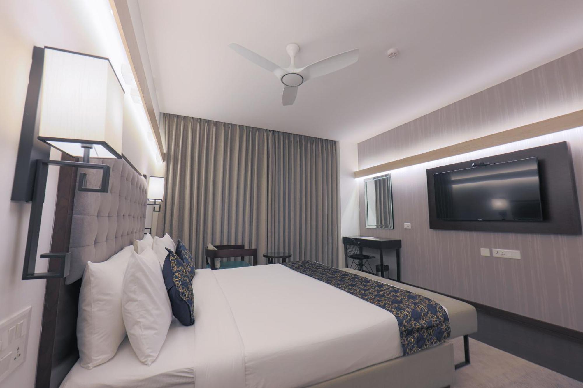 Hotel Deccan Serai Grande, Gachibowli, Hyderabad Exteriör bild