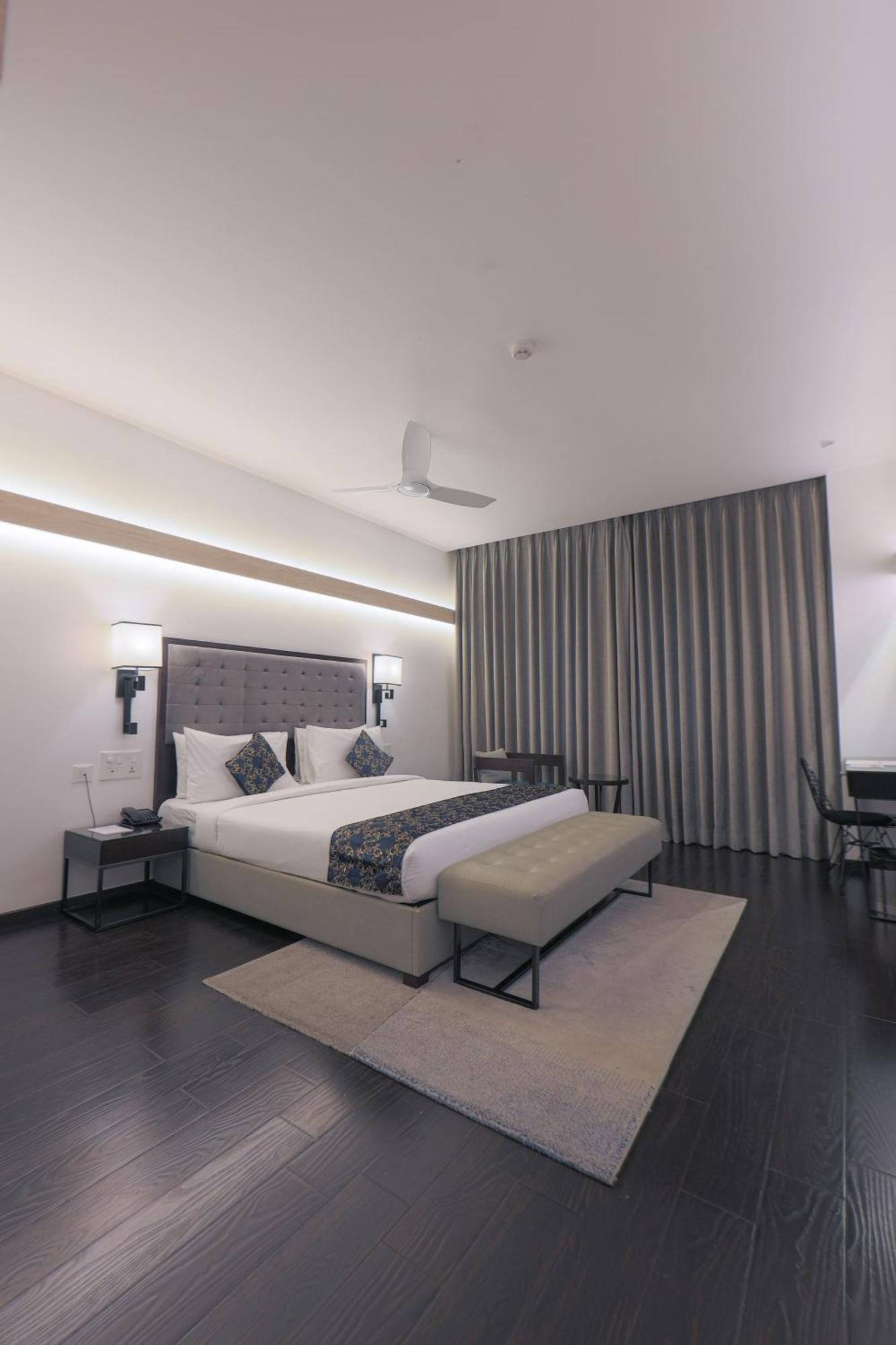 Hotel Deccan Serai Grande, Gachibowli, Hyderabad Exteriör bild