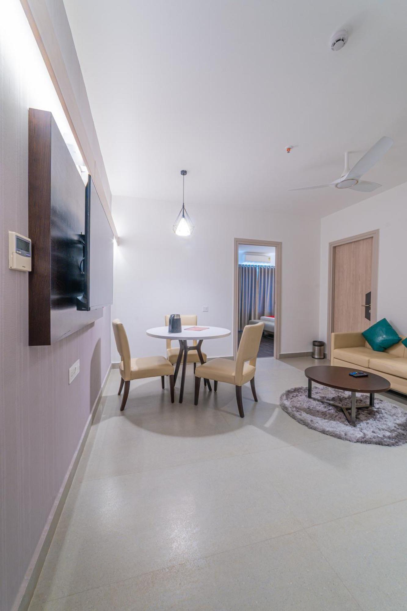 Hotel Deccan Serai Grande, Gachibowli, Hyderabad Exteriör bild